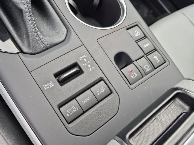 Certified 2026 Toyota Highlander XLE AWD/4WD image 25