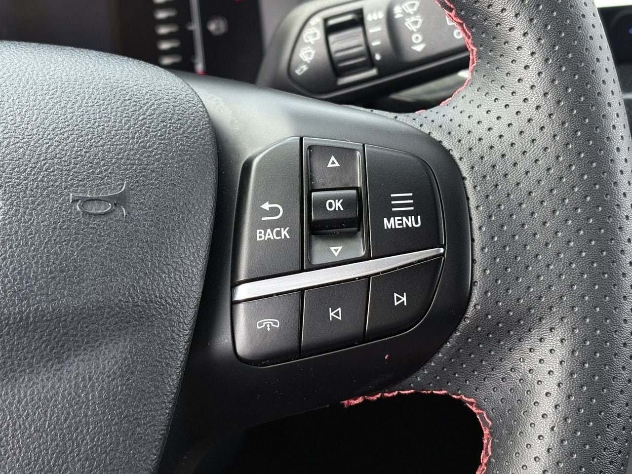 Used 2024 Ford Escape ST-Line w/ Tech Pack #1 FWD image 16