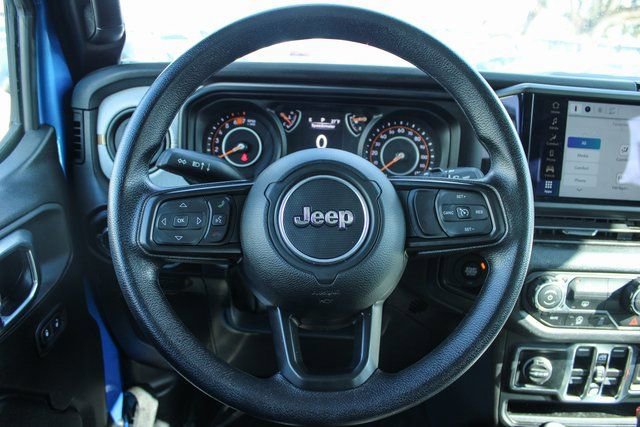 Used 2025 Jeep Wrangler Sport image 23