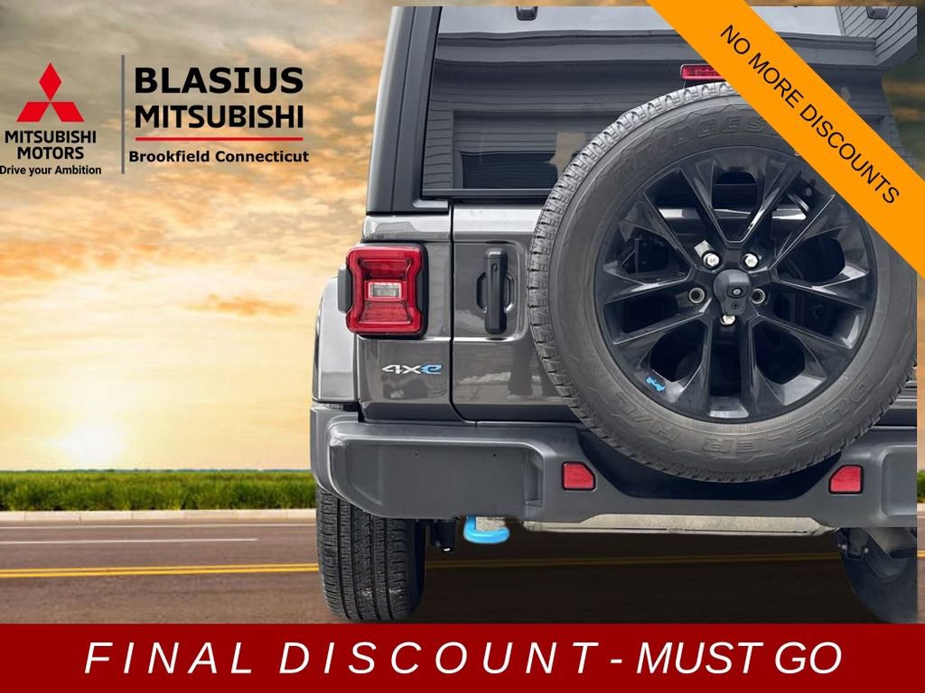 Used 2023 Jeep Wrangler Unlimited Sahara w/ Cold Weather Group image 37