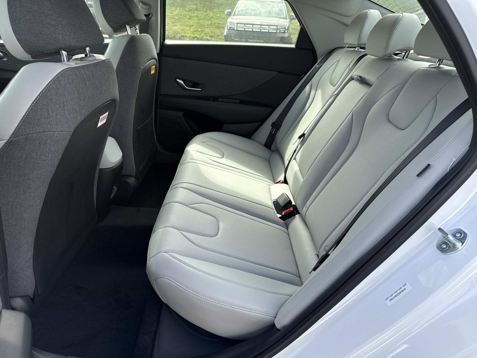 New 2025 Hyundai Elantra Limited image 11