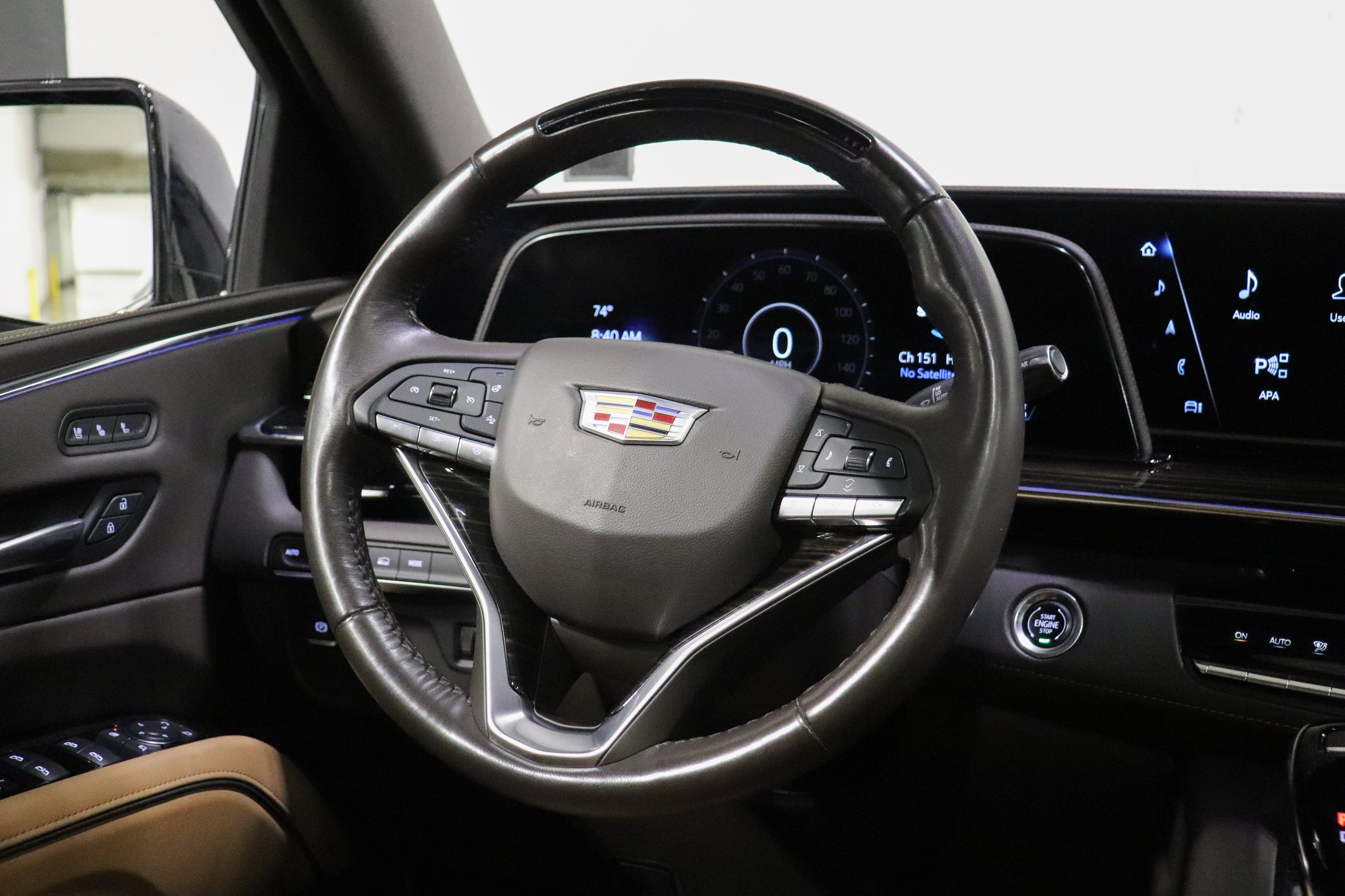 Used 2024 Cadillac Escalade Premium Luxury AWD/4WD image 27