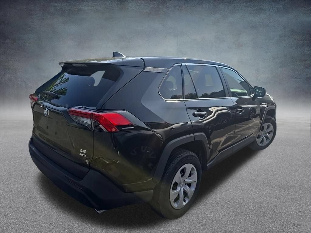 Used 2025 Toyota RAV4 LE AWD/4WD image 7