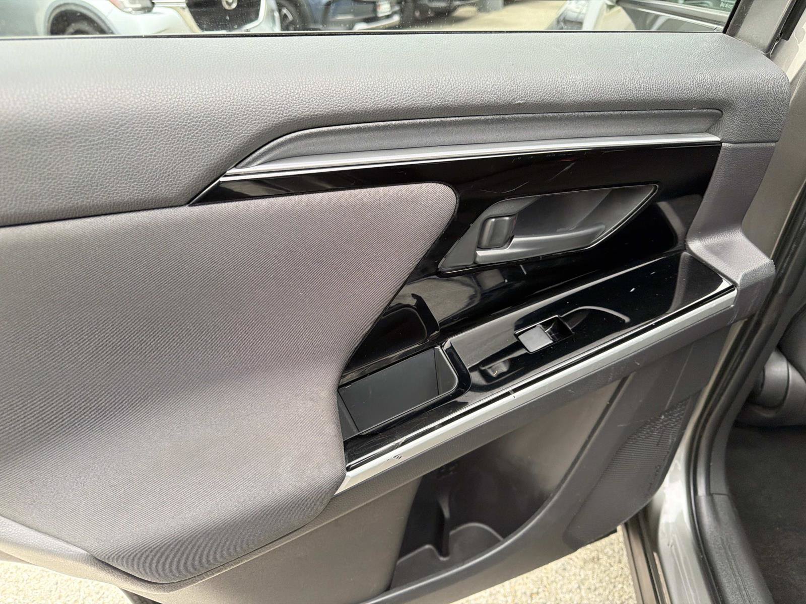 Used 2023 Subaru Solterra AWD image 9