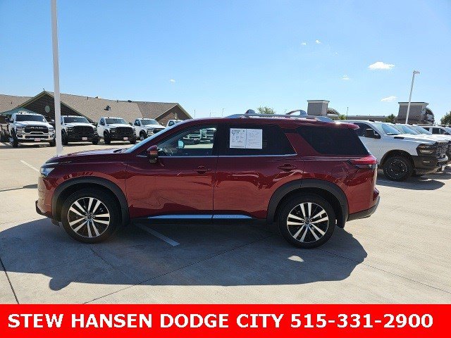 Used 2024 Nissan Pathfinder Platinum w/ Cargo Package