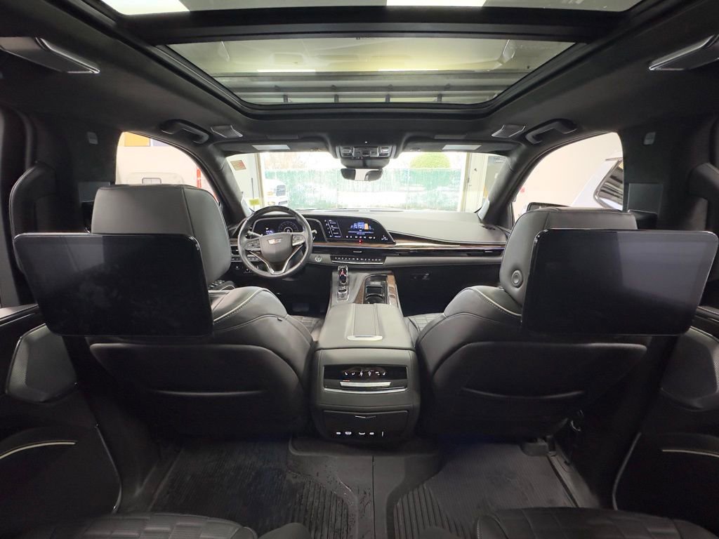 Used 2022 Cadillac Escalade Sport Platinum w/ LPO, ONYX Package image 24