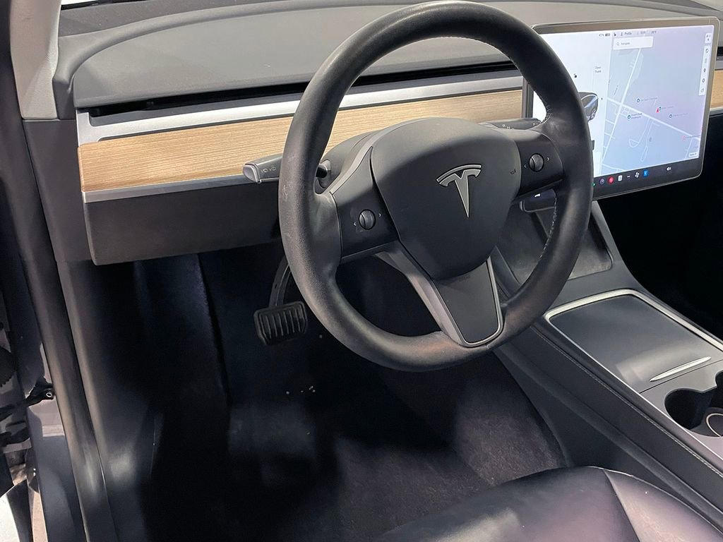 Used 2021 Tesla Model Y Long Range image 19