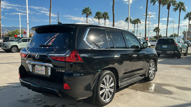 Used 2017 Lexus LX 570 4WD w/ Luxury Package image 27