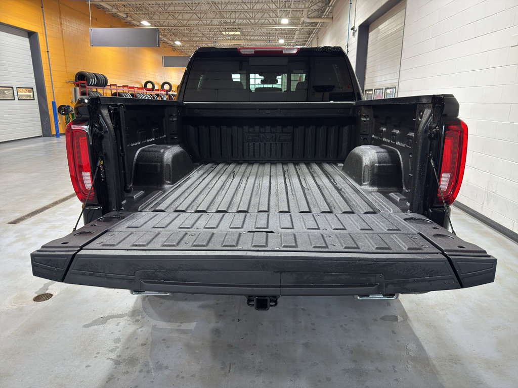 Used 2025 GMC Sierra 1500 AT4 w/ AT4 Premium Package AWD/4WD image 24