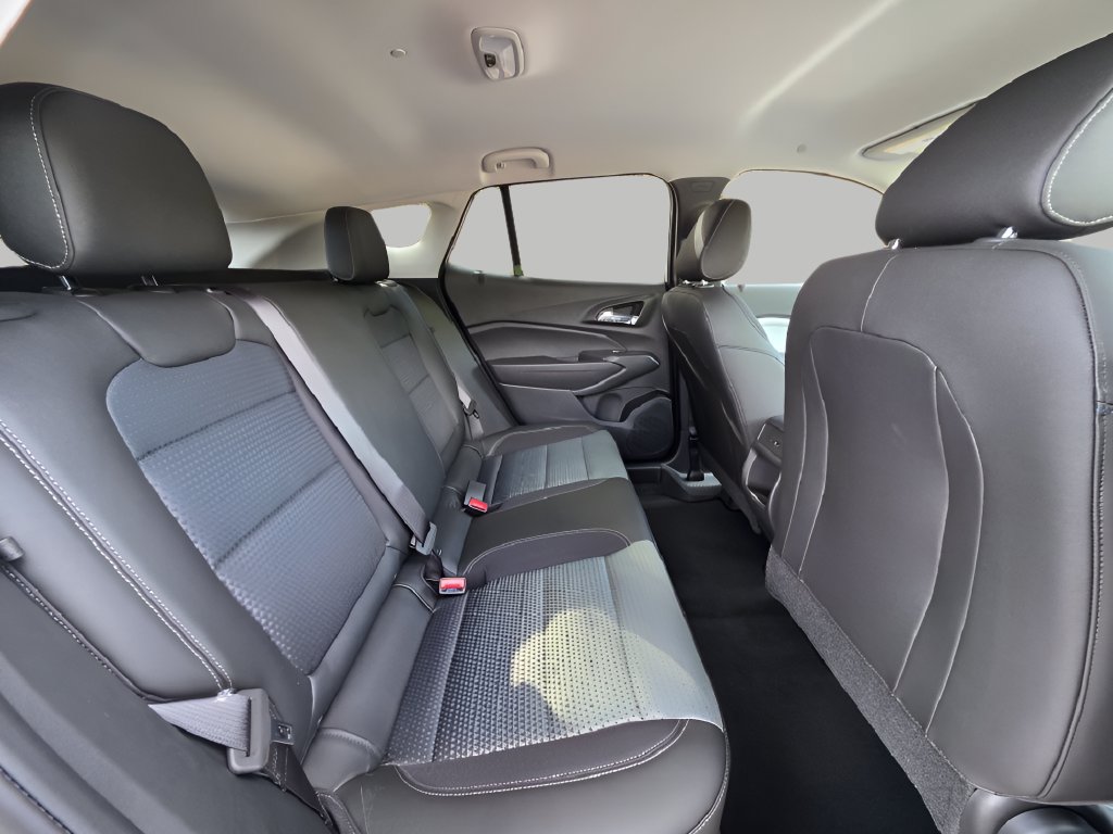 New 2026 Chevrolet Trax LT w/ Midnight Edition FWD image 7