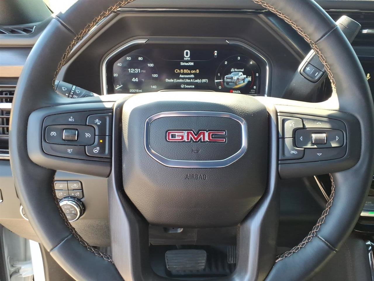 Used 2025 GMC Sierra 2500 AT4 w/ AT4 Premium Plus Package image 14