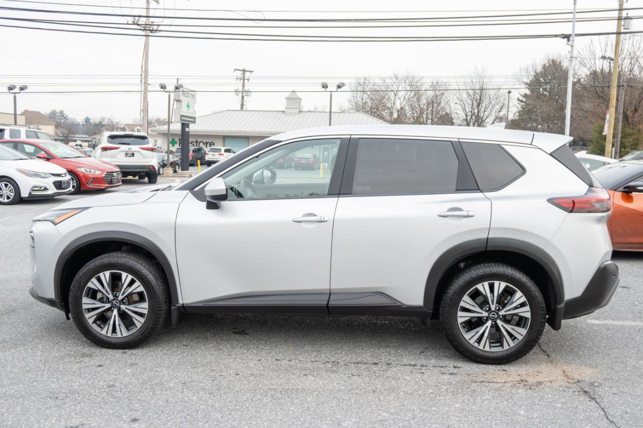 Used 2023 Nissan Rogue SV image 8