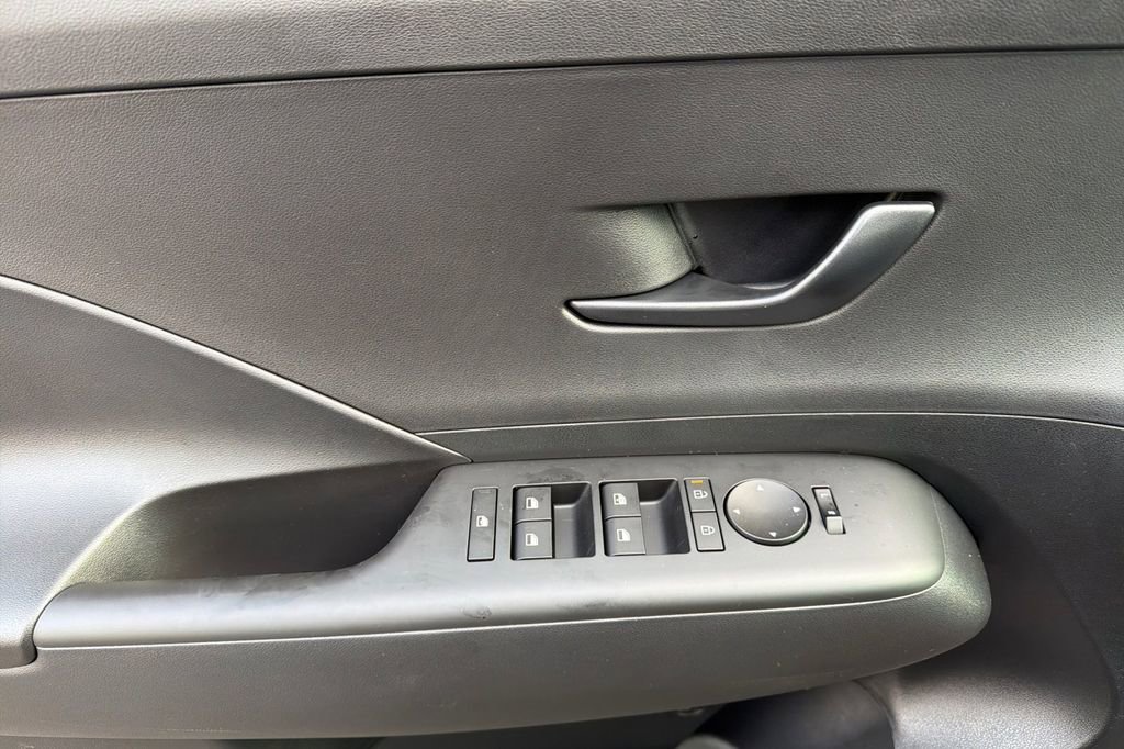 New 2026 Hyundai Kona SE image 9