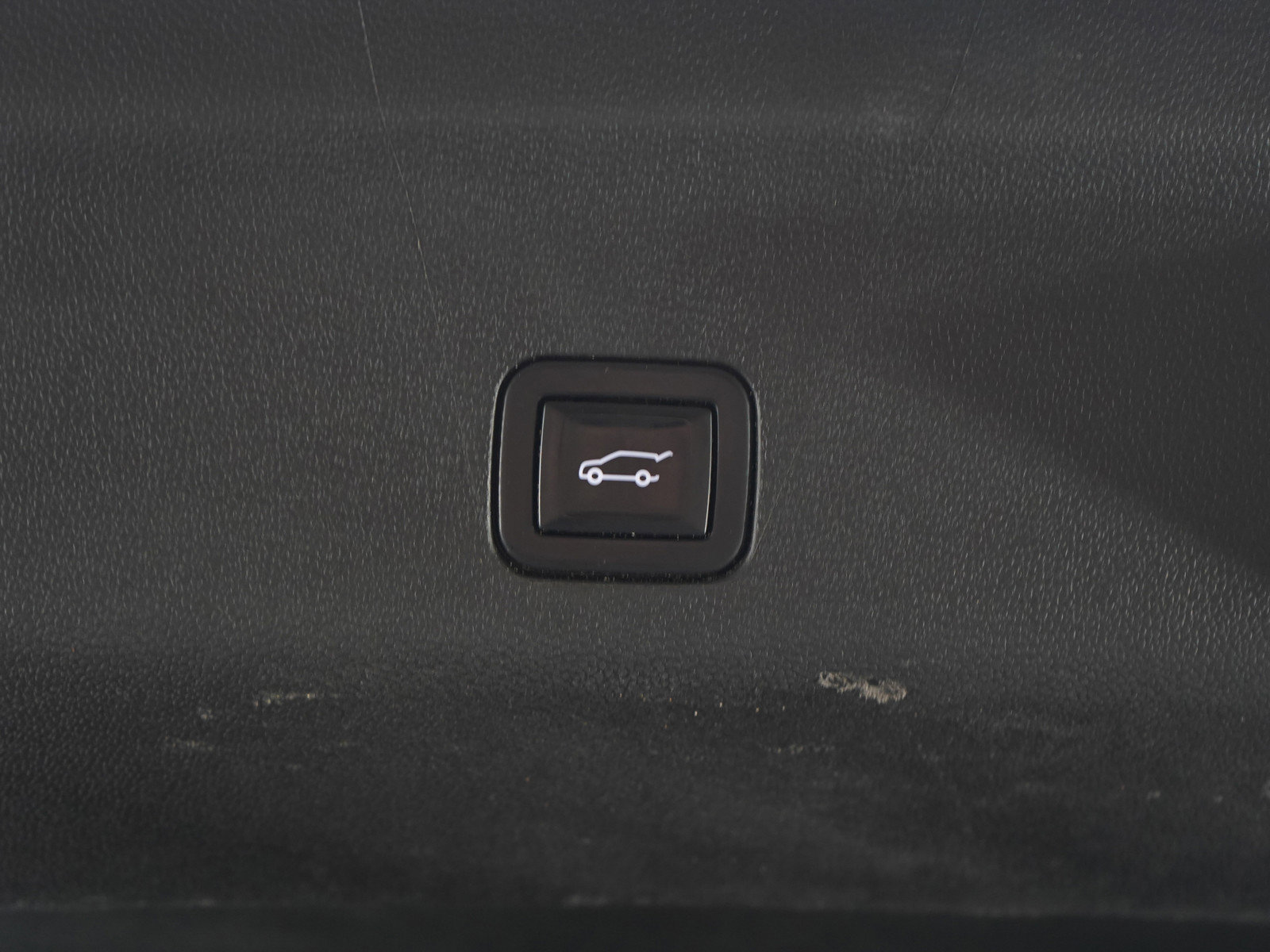 Used 2022 GMC Yukon XL SLT w/ SLT Luxury Package image 21