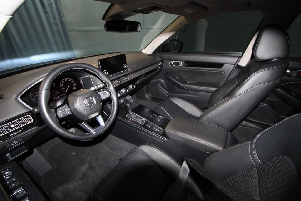 Used 2024 Honda Civic EX-L image 2