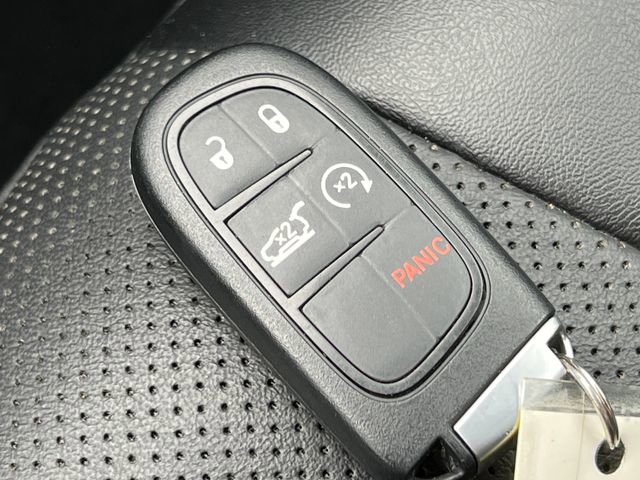 Used 2022 Jeep Cherokee Latitude Lux AWD/4WD image 32