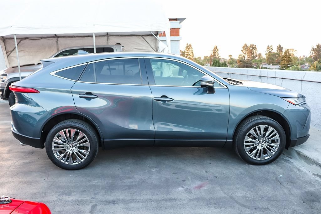 Used 2022 Toyota Venza Limited AWD/4WD image 13