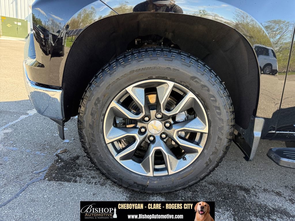Used 2023 Chevrolet Silverado 1500 LT AWD/4WD image 22