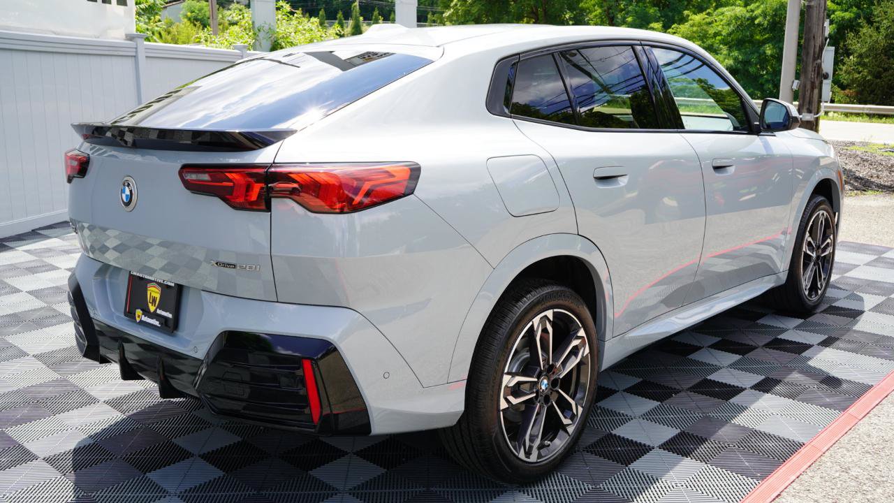 Used 2026 BMW X2 xDrive28i AWD/4WD image 9