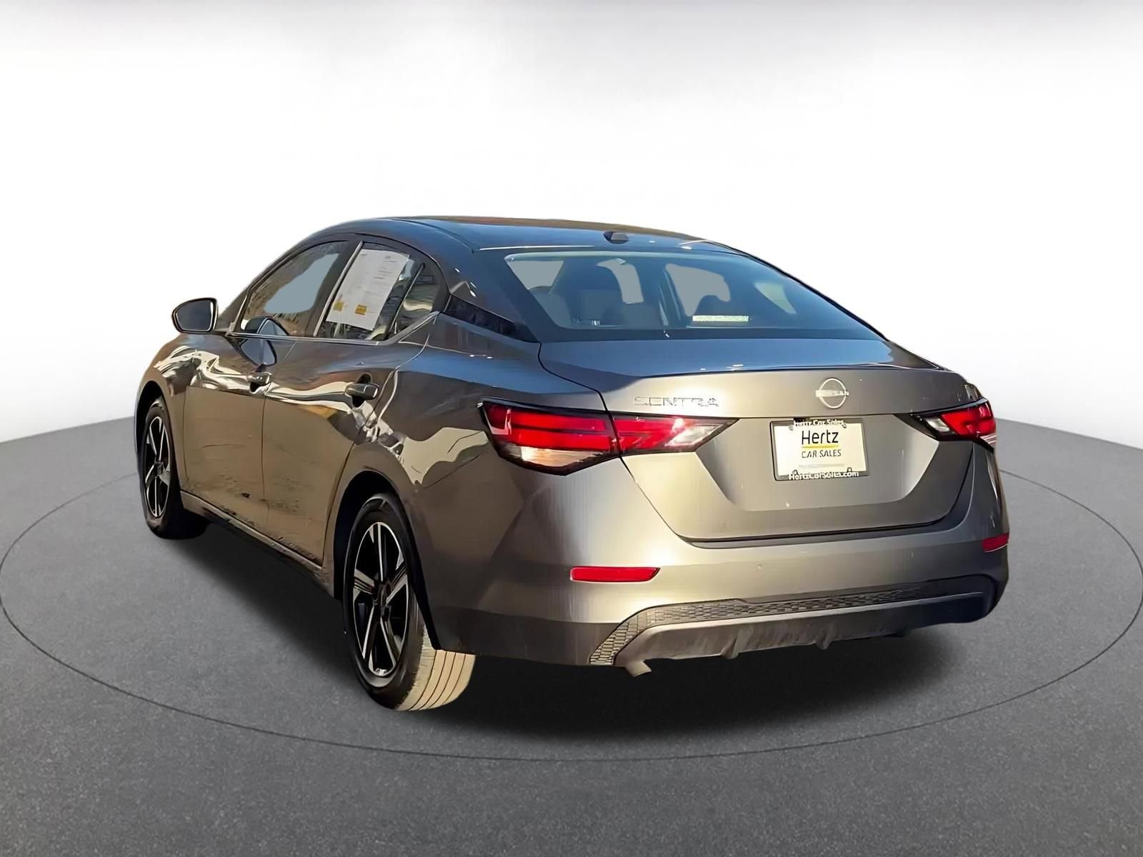 Used 2025 Nissan Sentra SV FWD image 11