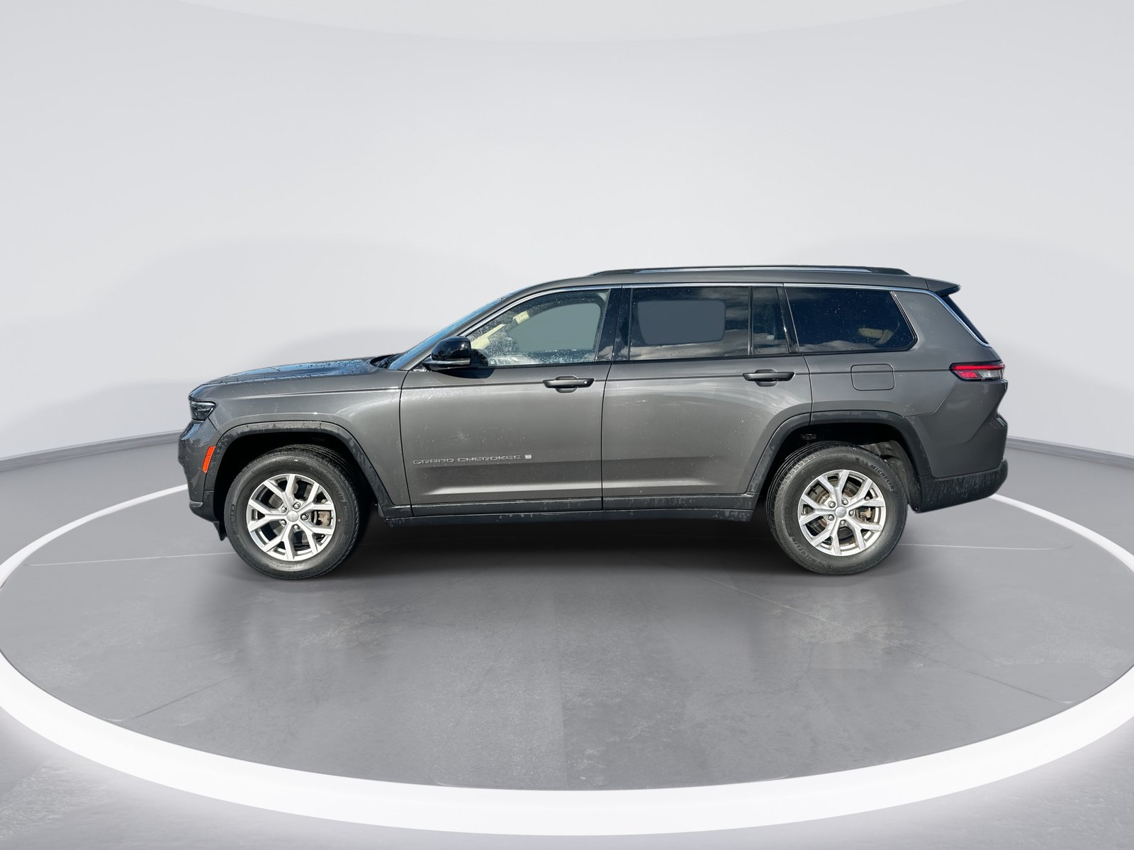 Used 2021 Jeep Grand Cherokee L Limited AWD/4WD image 6
