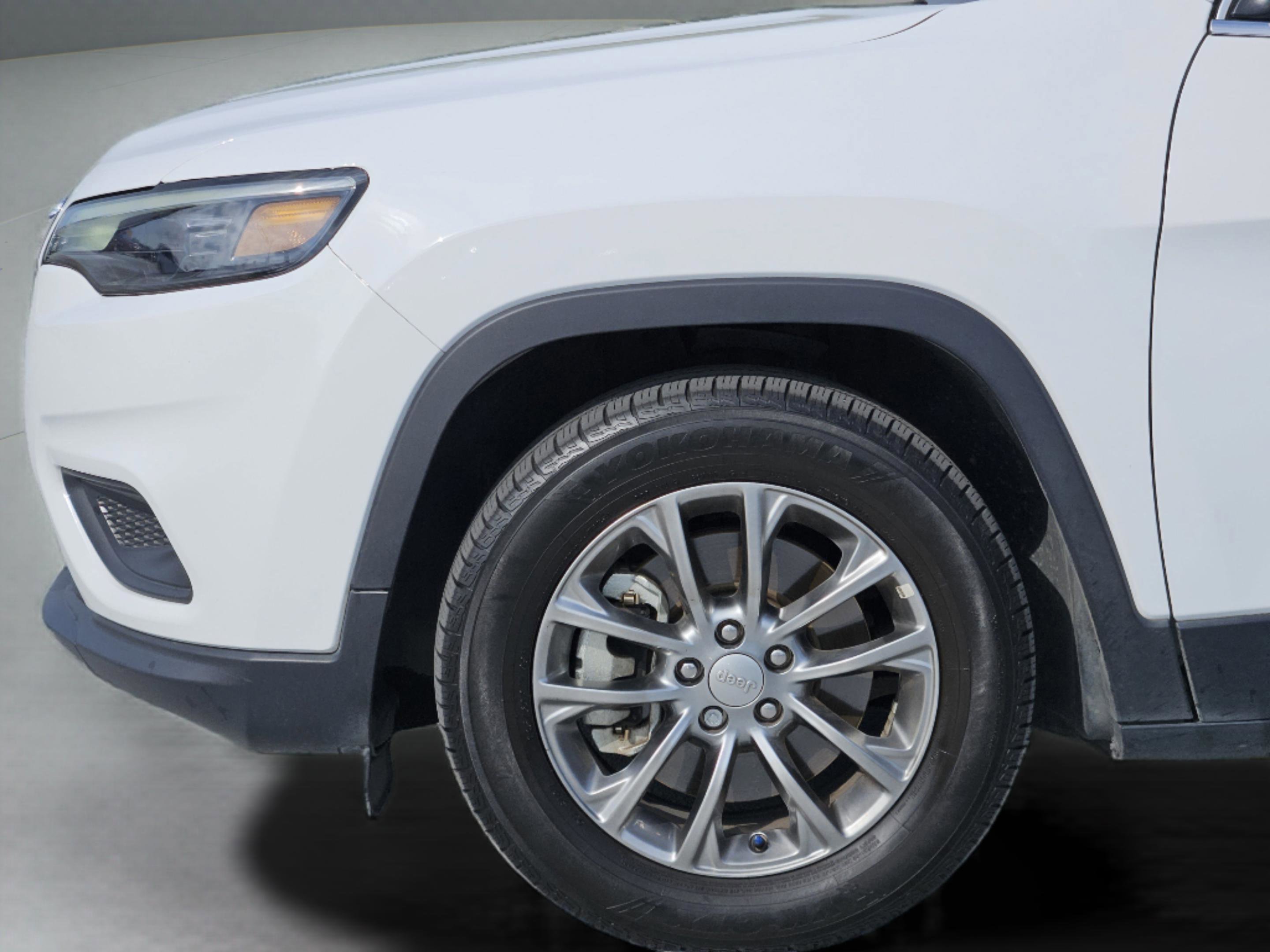 Used 2021 Jeep Cherokee Latitude Lux FWD image 31