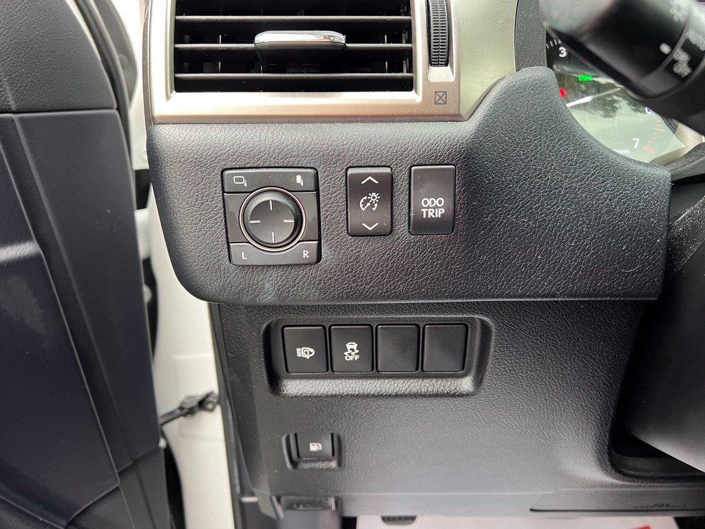 Used 2018 Lexus GX 460 Premium w/ Premium Package AWD/4WD image 21
