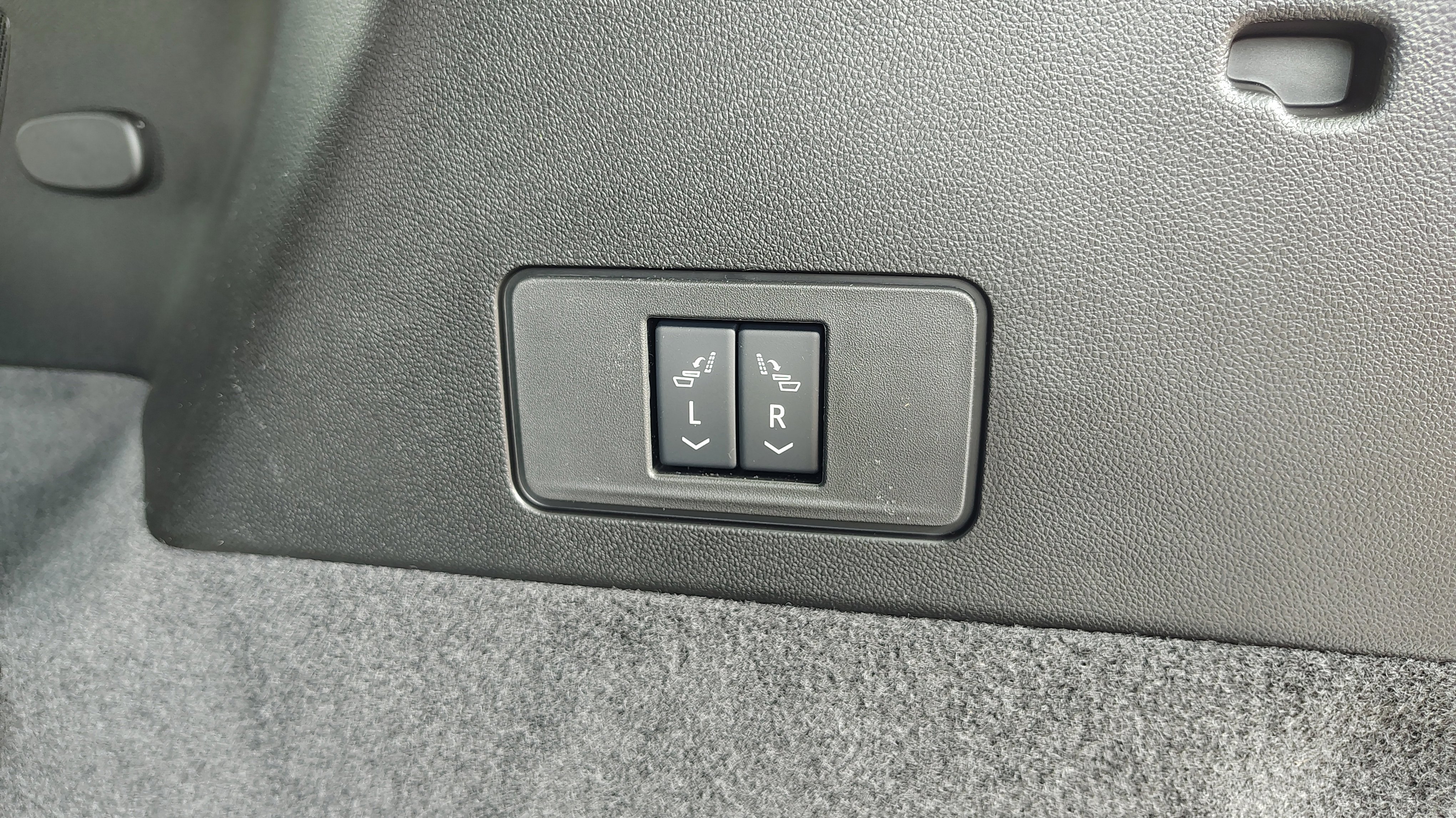 New 2025 Cadillac XT6 Luxury w/ LPO, Premium Carpet Package image 43