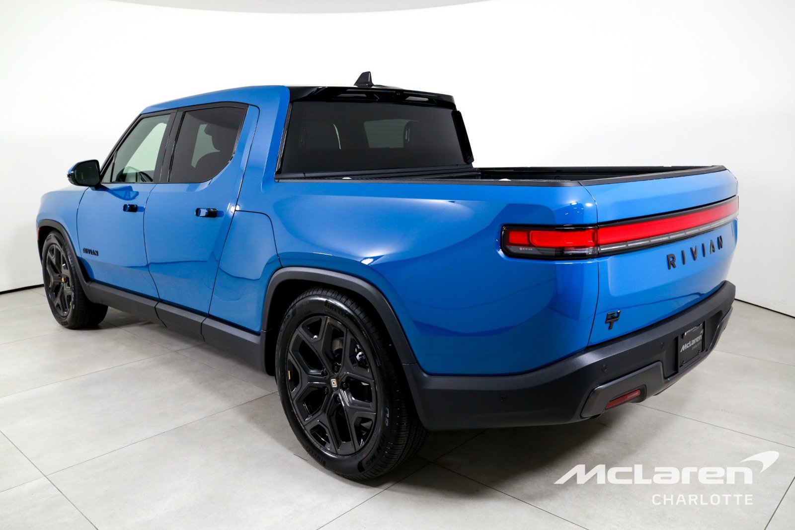 Used 2026 Rivian R1T Adventure Dual AWD/4WD image 6