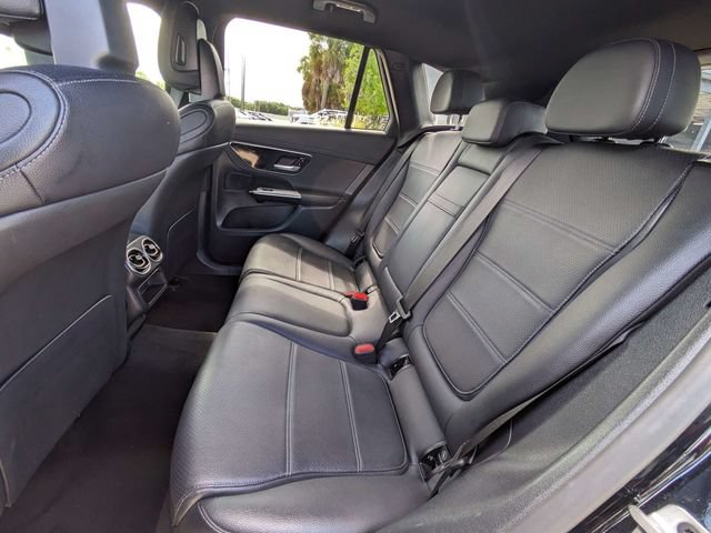 Used 2024 Mercedes-Benz GLC 300 4MATIC image 16