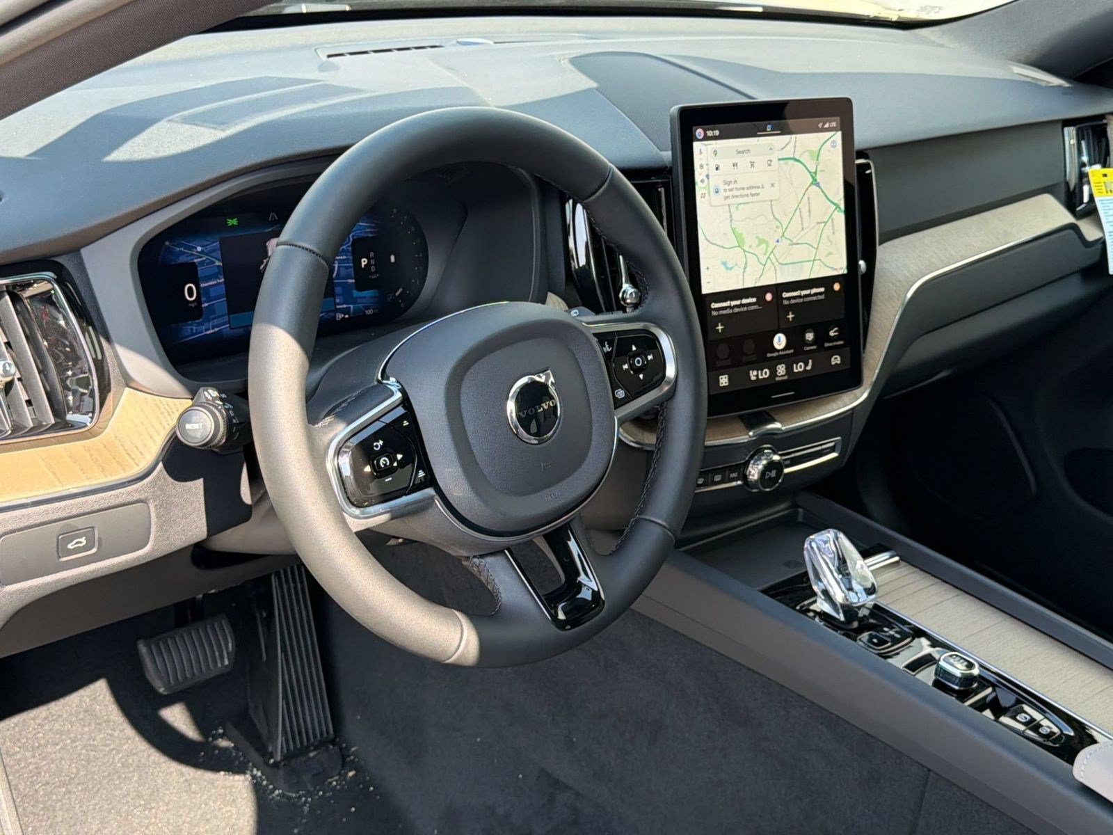 New 2026 Volvo XC60 B5 Plus w/ Protection Package Premier AWD/4WD image 4