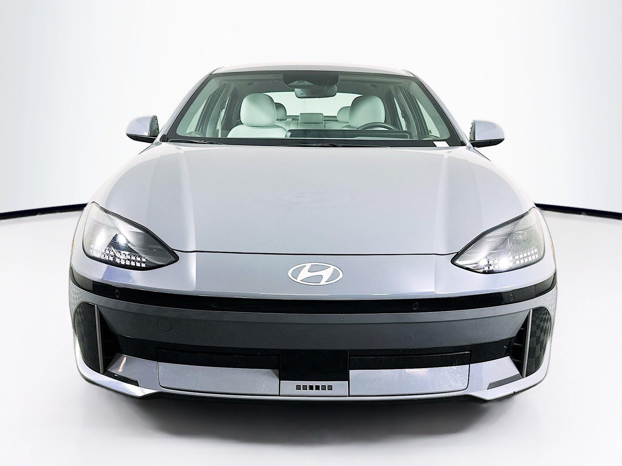 Used 2023 Hyundai Ioniq 6 SEL RWD image 2