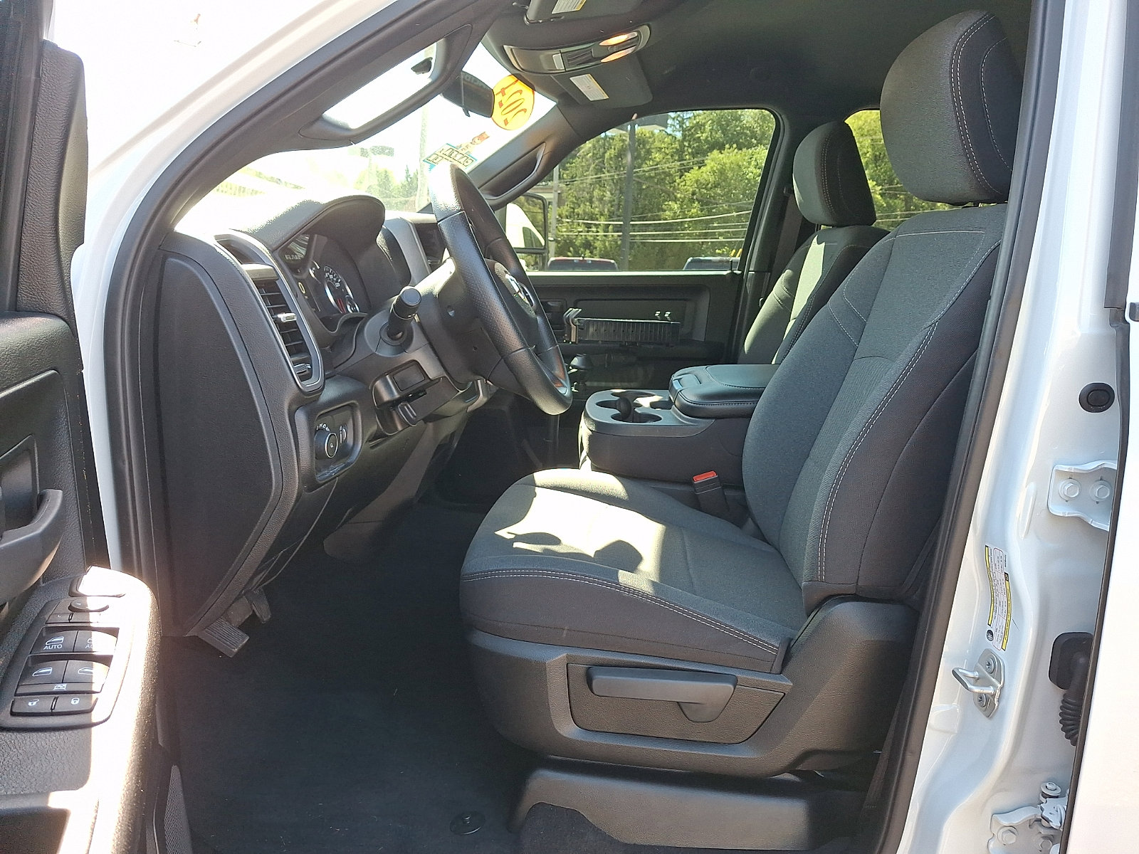 Used 2024 RAM 3500 Tradesman w/ Chrome Appearance Group AWD/4WD image 13