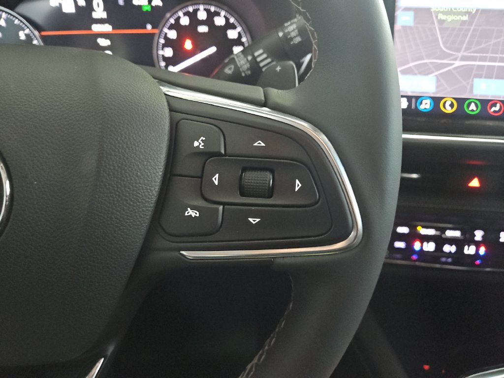 Used 2022 Buick Envision Essence w/ Technology Package I FWD image 21