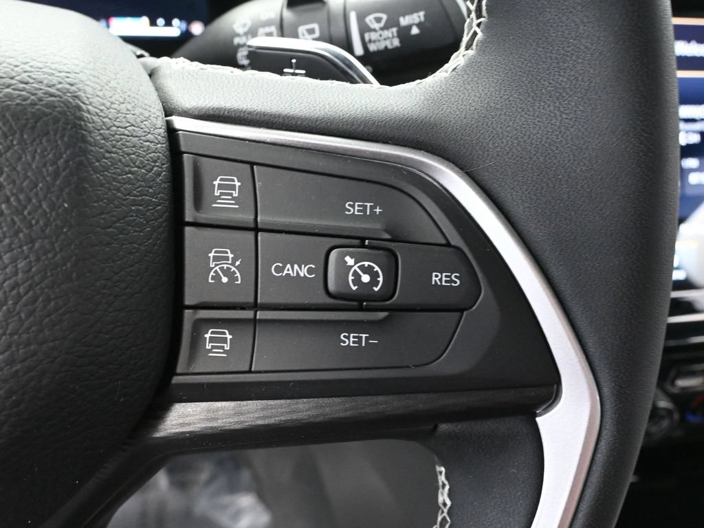 Used 2024 Jeep Grand Cherokee Altitude AWD/4WD image 22