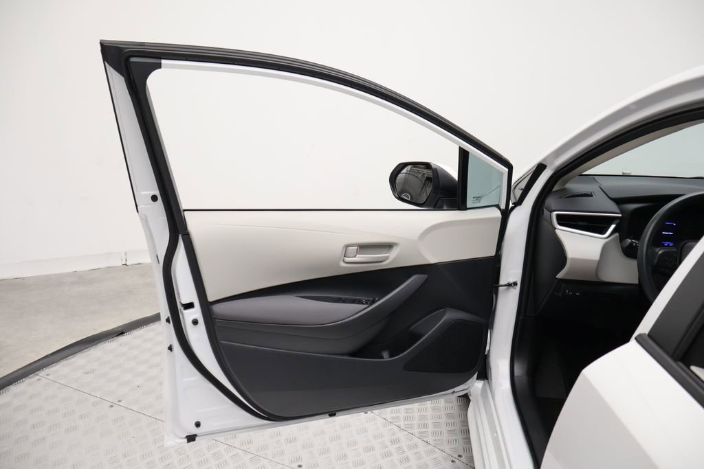 Certified 2025 Toyota Corolla LE FWD image 16