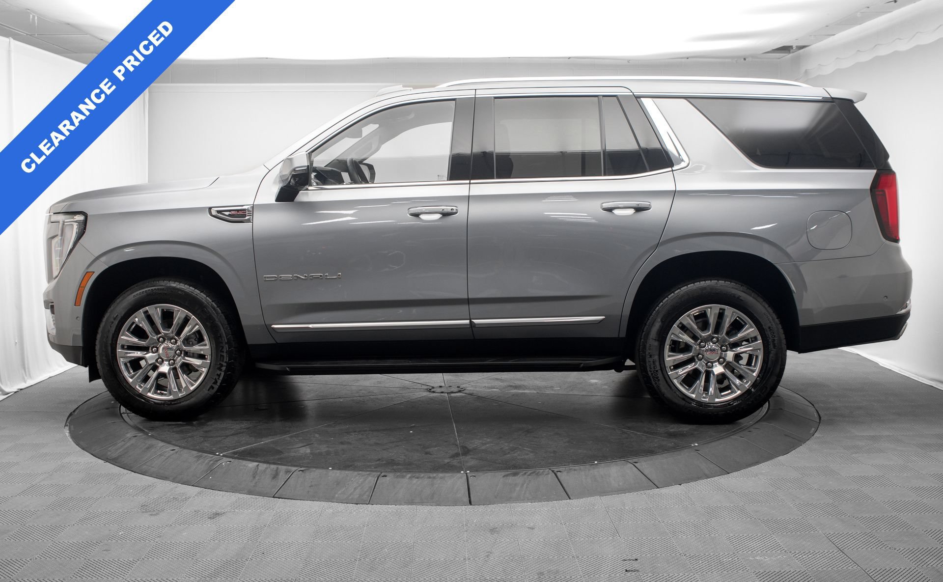 Used 2025 GMC Yukon Denali AWD/4WD image 6