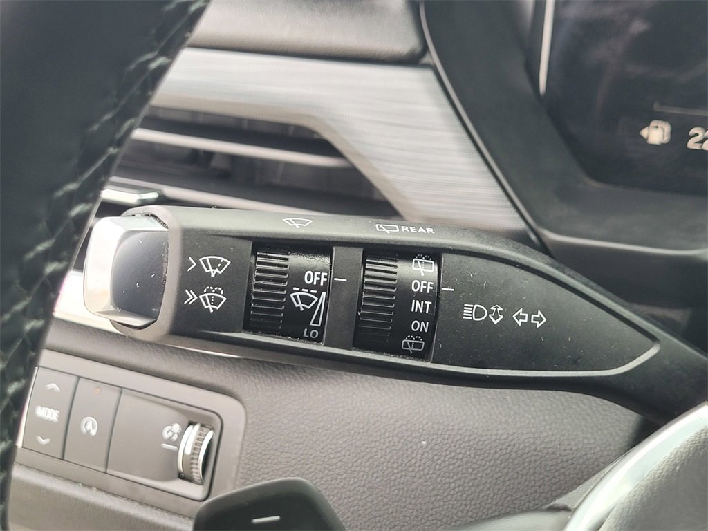 Used 2025 GMC Acadia Elevation image 27