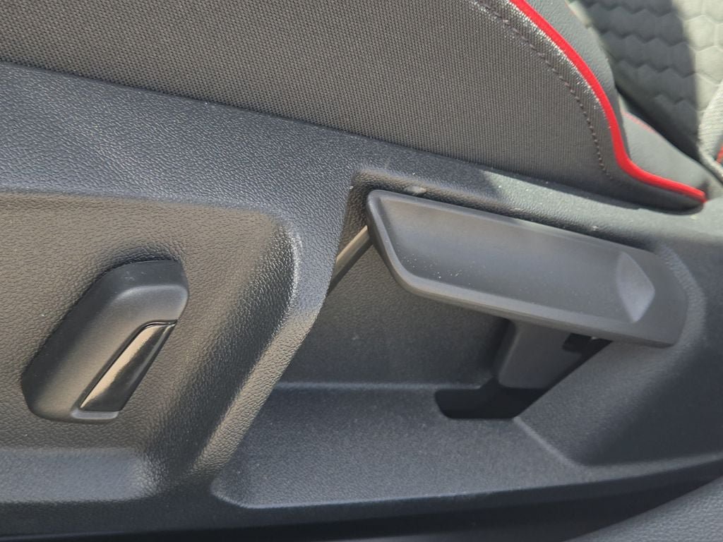 New 2026 Volkswagen GTI SE FWD image 18