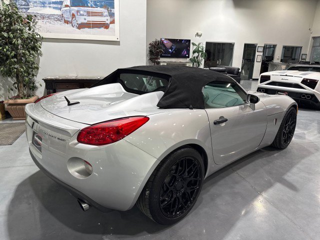 Used 2009 Pontiac Solstice GXP w/ Premium Package RWD image 52