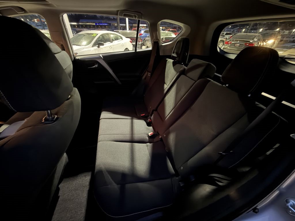 Used 2018 Toyota RAV4 XLE image 10