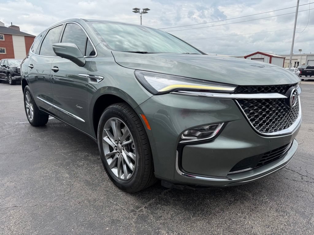 Used 2023 Buick Enclave Avenir w/ Avenir Technology Package FWD image 4