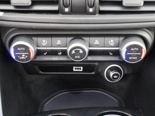 Used 2022 Alfa Romeo Giulia Sprint image 17