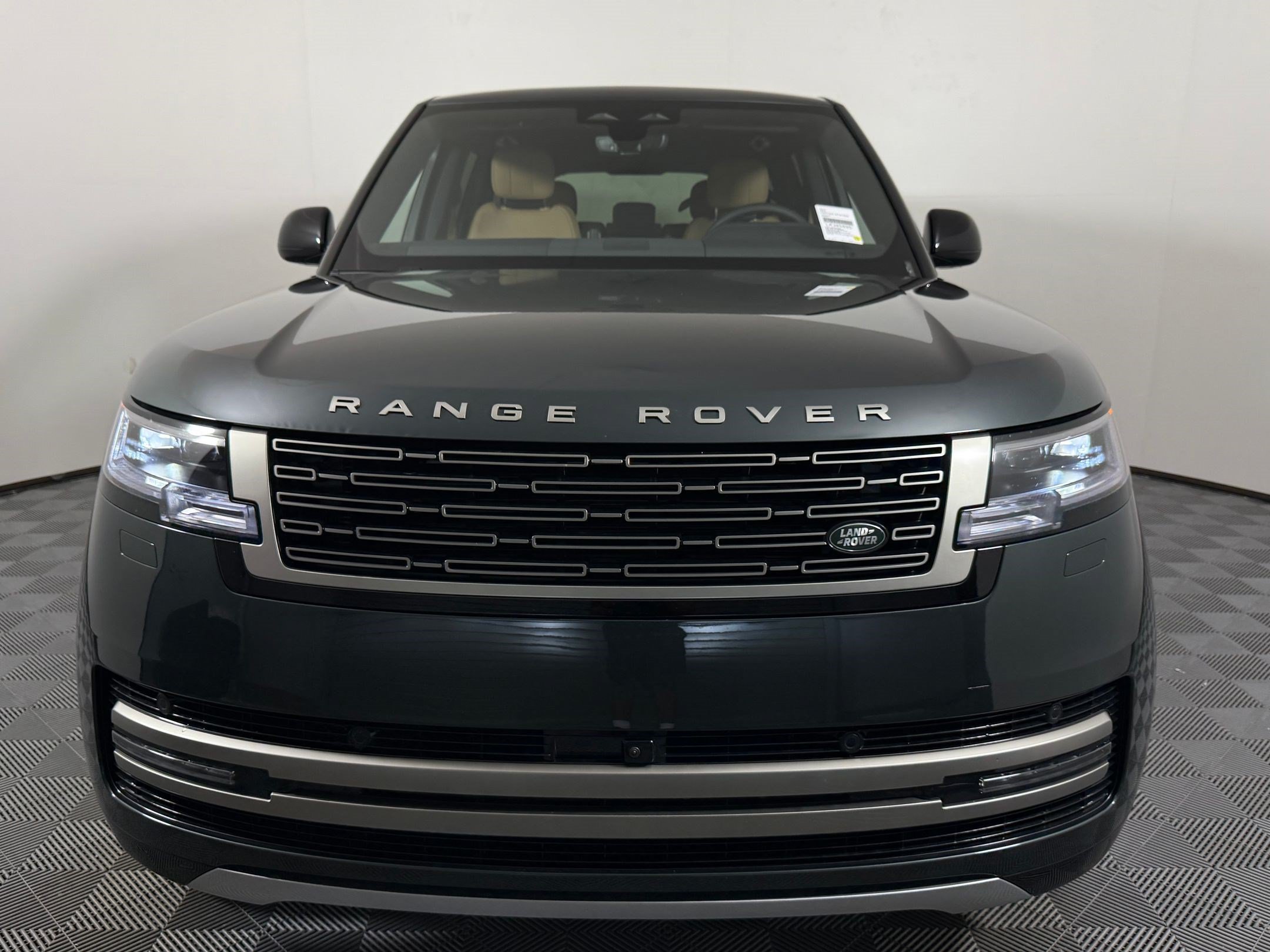 New 2026 Land Rover Range Rover Long Wheelbase SE AWD/4WD image 6