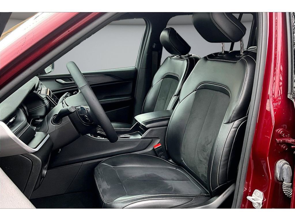 Certified 2025 Jeep Grand Cherokee L Altitude image 22