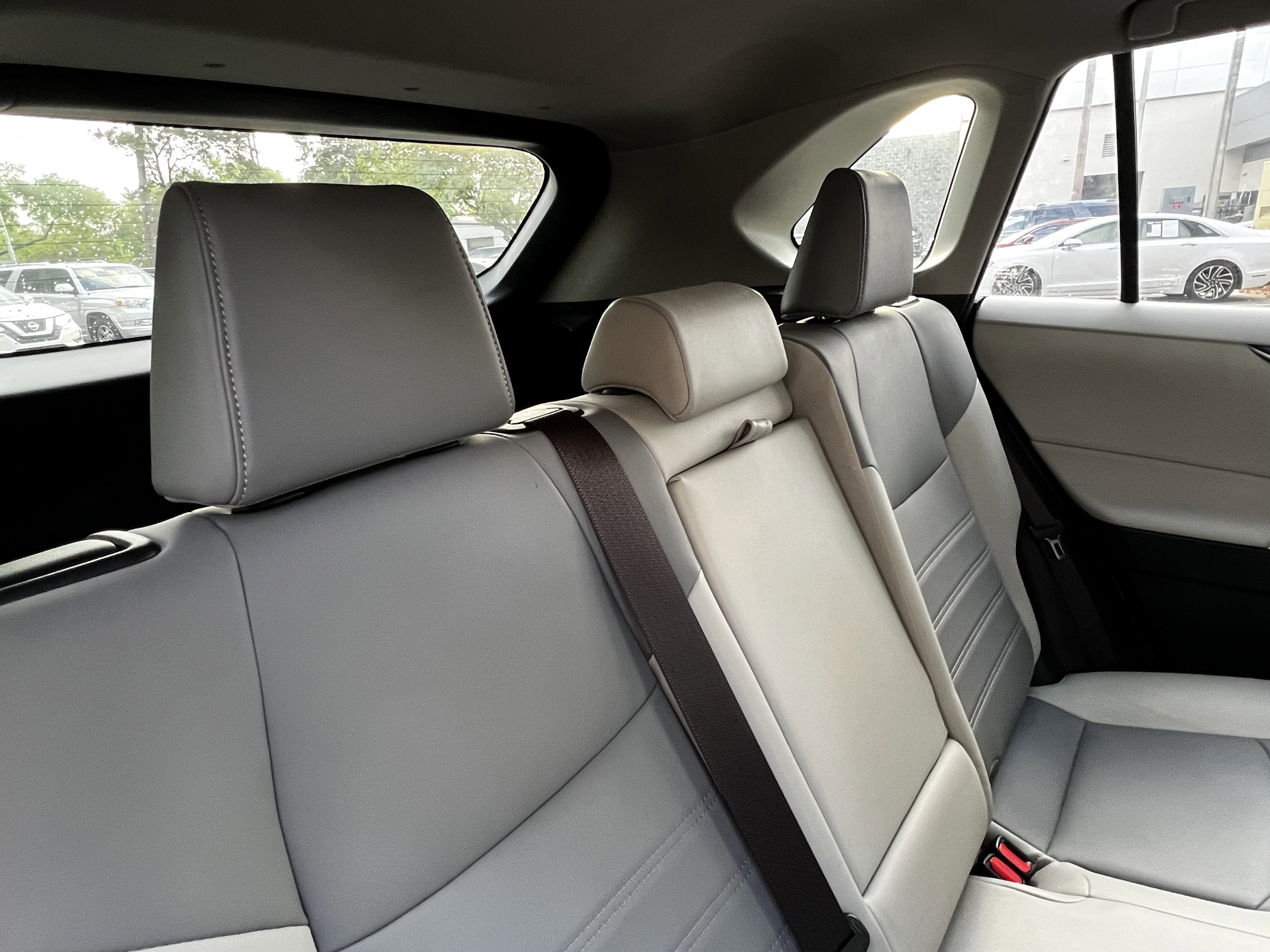 Used 2019 Toyota RAV4 XLE Premium image 43