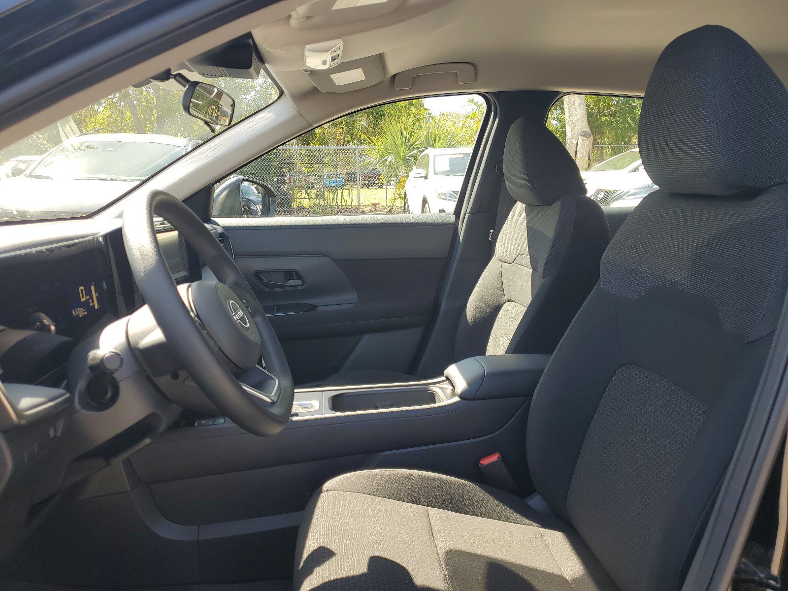 Certified 2025 Nissan Kicks S image 9