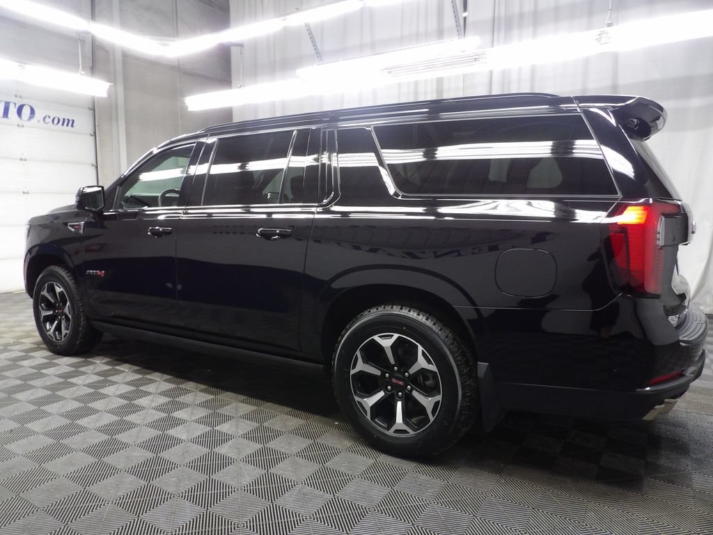 Used 2025 GMC Yukon XL AT4 AWD/4WD image 5