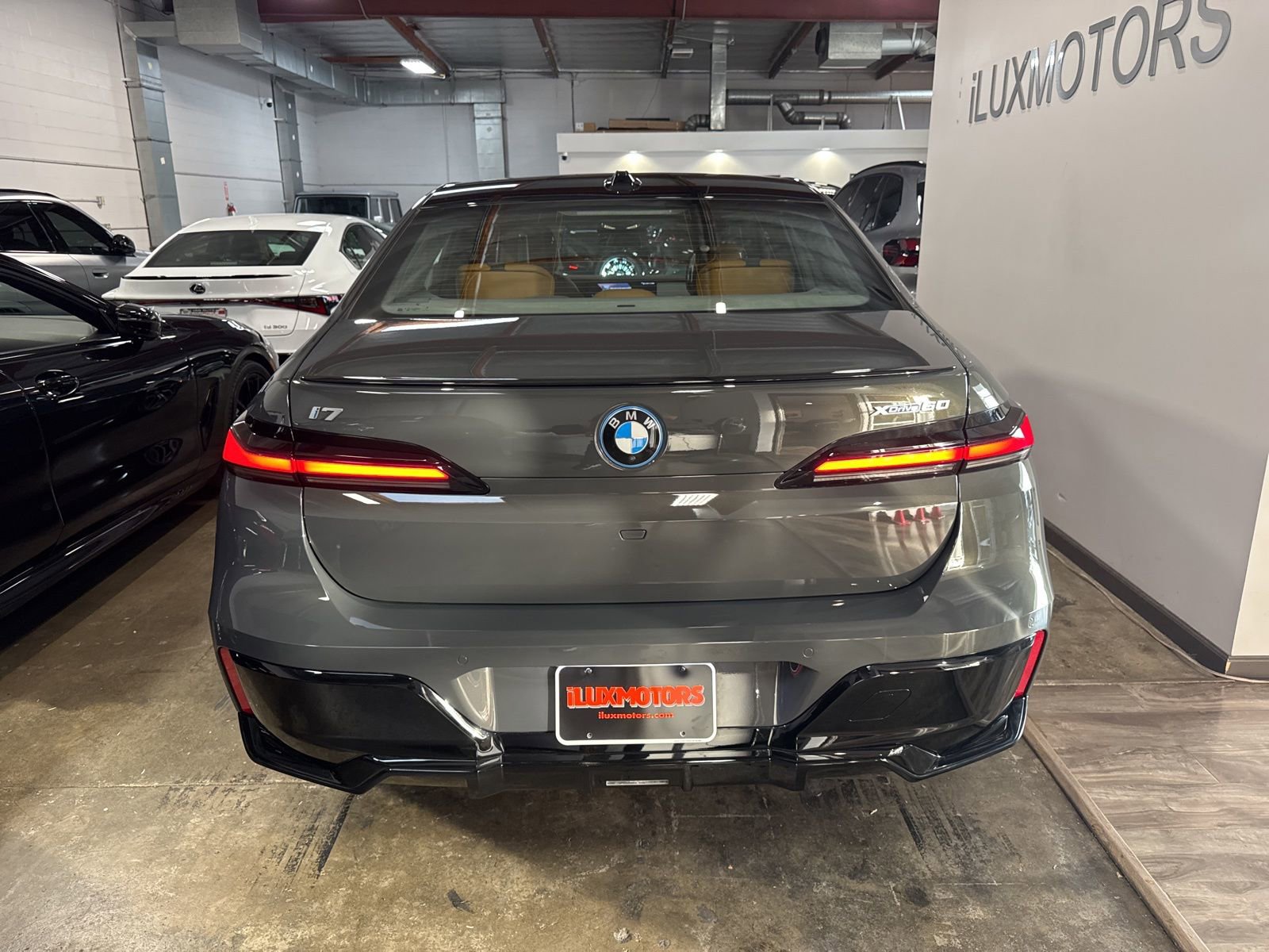 Used 2025 BMW i7 xDrive60 image 18