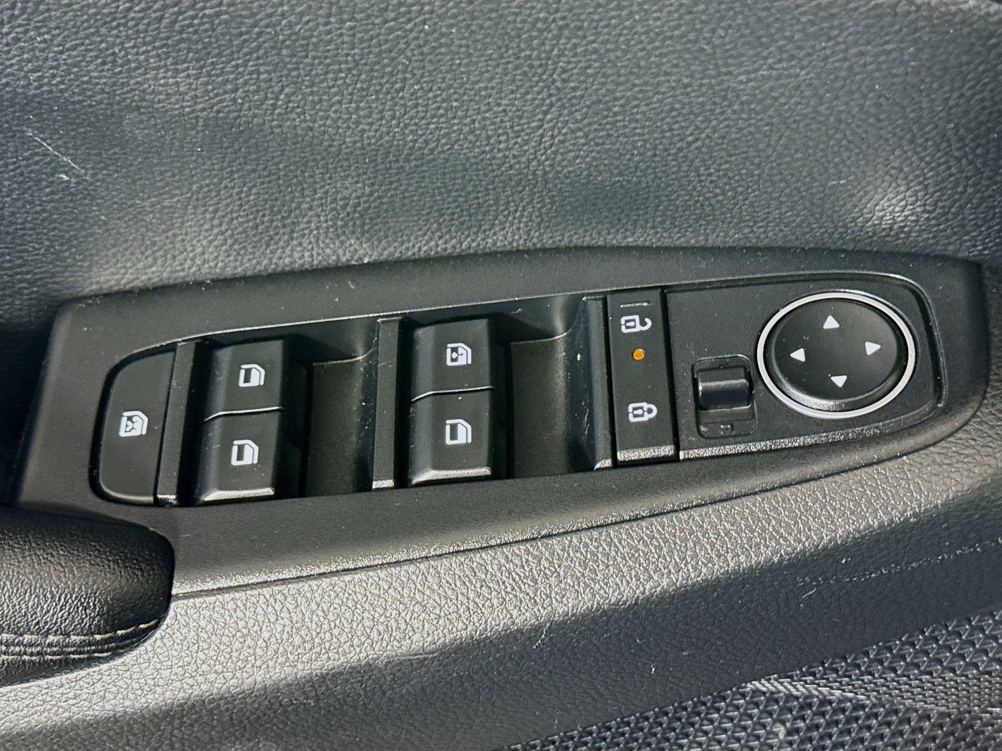 Used 2025 Kia Seltos S image 24